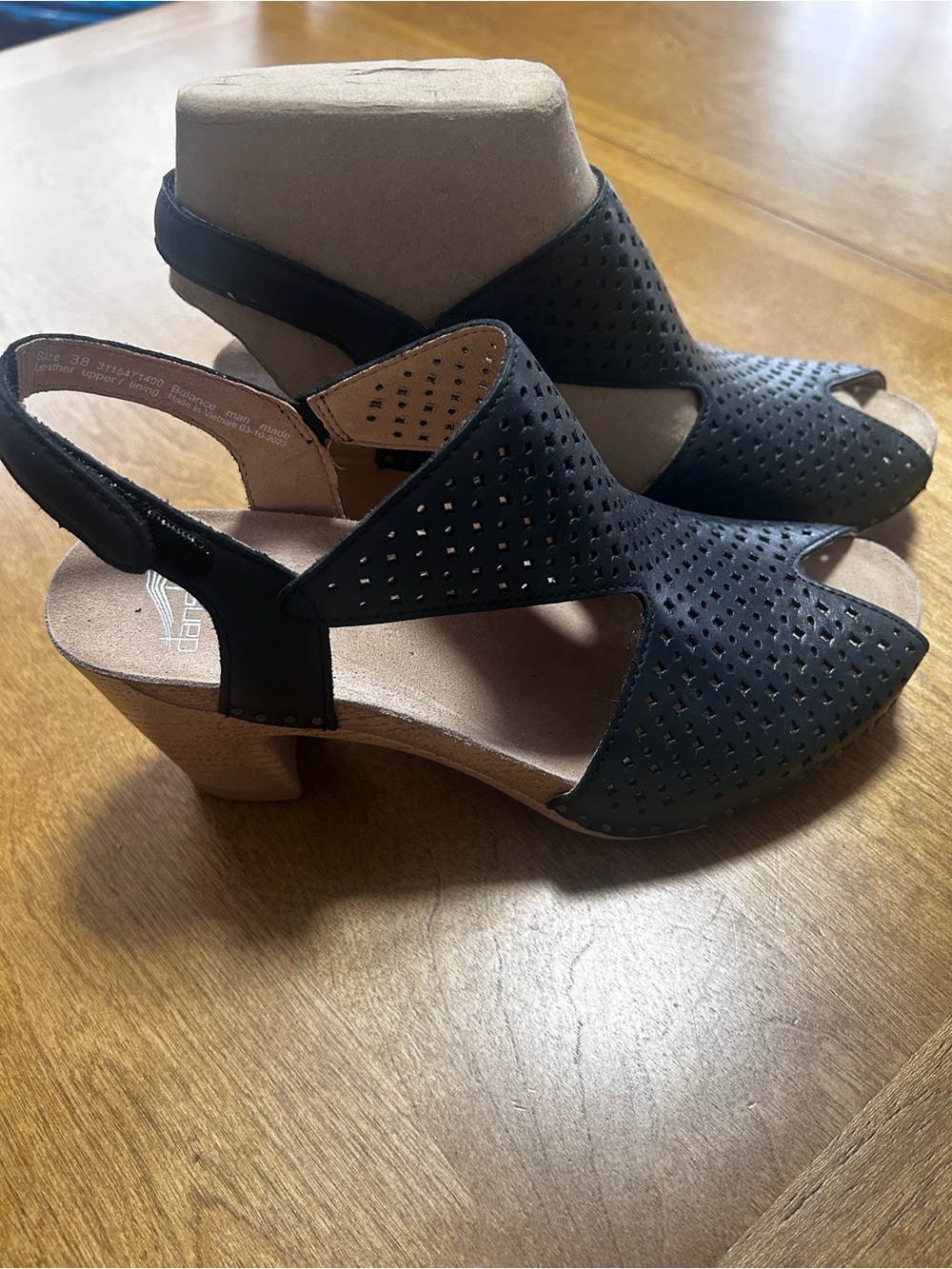 Danskin Blue Open Toe Perforated Slingback Heels - Black. Size 38 (7 1/2-8)